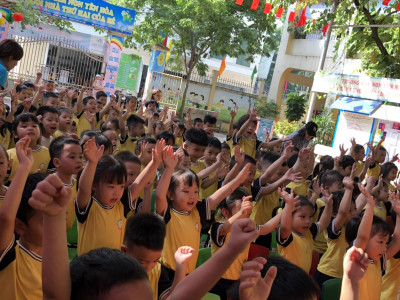 Tuần lễ "Trung thu yêu thương" của các bé Trường Mầm non Yên Hòa